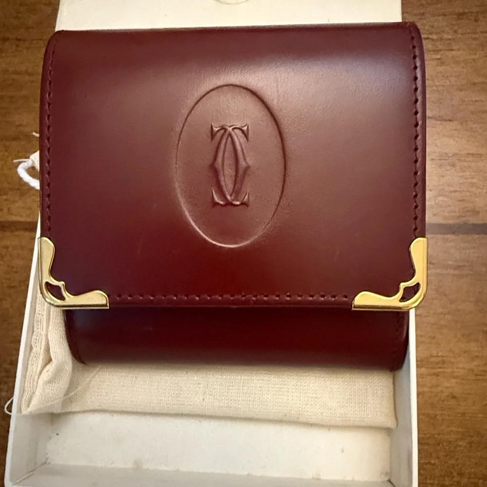 EUC Must de Cartier Women's Deep Red Leather coin pouch - Picture 8 of 12